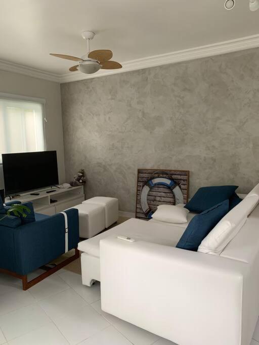 Сasa de vacaciones Casa Em Riviera De Sao Lourenco Pratica E Confortavel, Reformada E Equipada!