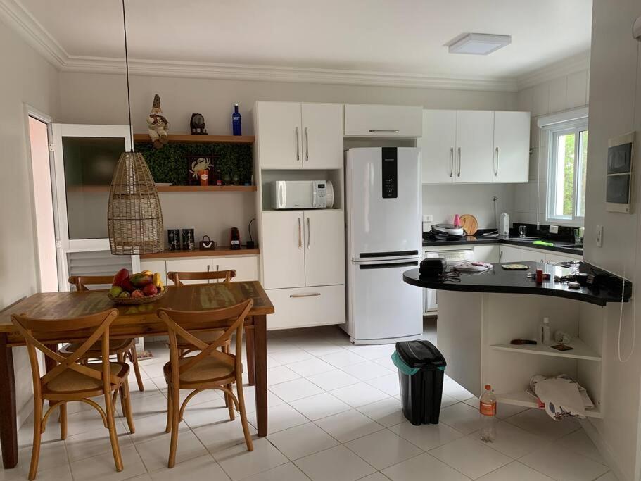 Casa Em Riviera De Sao Lourenco Pratica E Confortavel, Reformada E Equipada! Сasa de vacaciones
