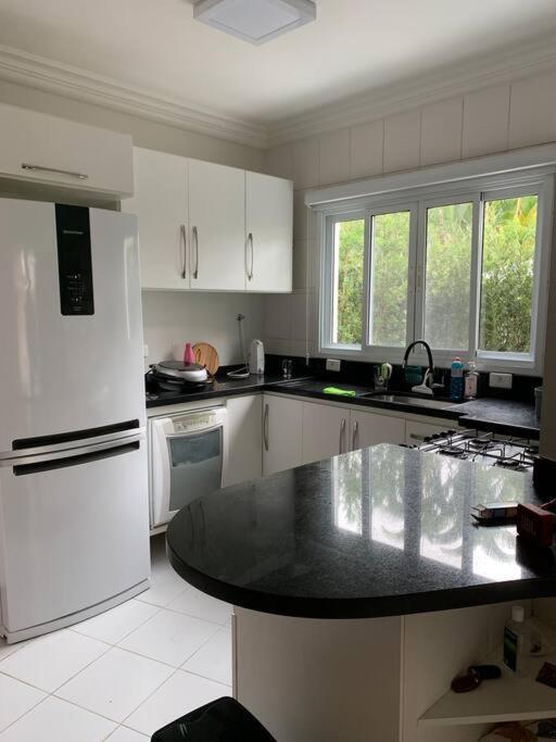 Casa Em Riviera De Sao Lourenco Pratica E Confortavel, Reformada E Equipada! Bertioga