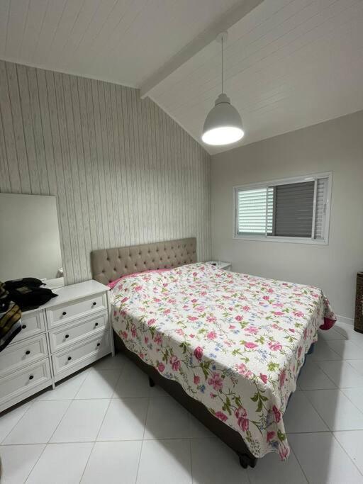 Casa Em Riviera De Sao Lourenco Pratica E Confortavel, Reformada E Equipada!